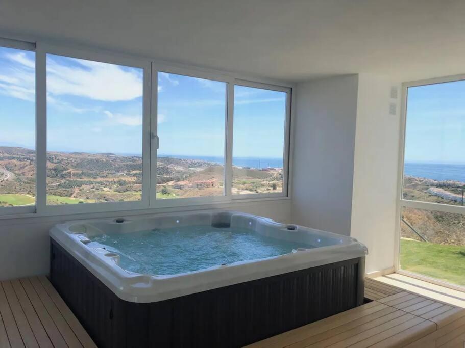 Casa Cerro Azul In La Cala Hills Club Apartment Sitio de Calahonda Luaran gambar
